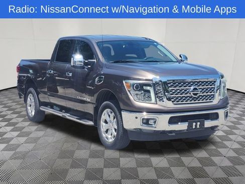 Used 2016 Nissan Titan SL RWD image 3