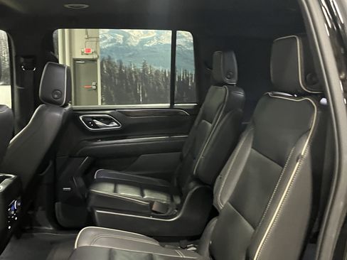 Used 2023 Chevrolet Suburban Premier image 14