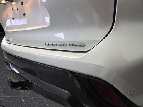 Used 2023 Toyota Highlander L image 41