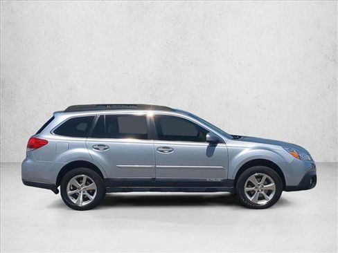 Used 2014 Subaru Outback 2.5i Limited AWD/4WD image 4
