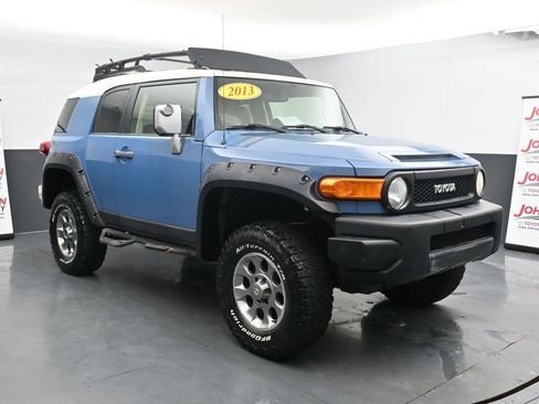 Used 2013 Toyota FJ Cruiser 4WD image 2