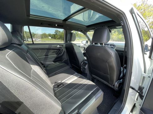 Used 2024 Volkswagen Tiguan SE R-Line image 42