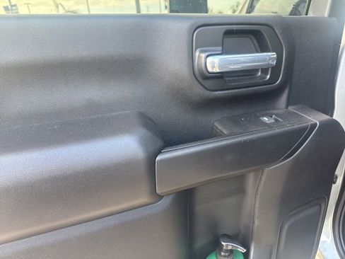 Used 2025 Chevrolet Silverado 2500 Custom w/ Custom Value Package image 12