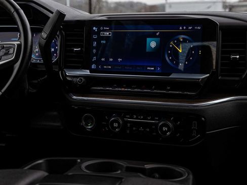 Used 2023 Chevrolet Silverado 1500 LT image 21