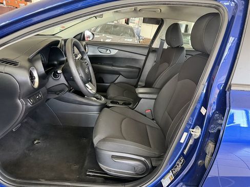 Used 2021 Kia Forte LXS FWD image 8
