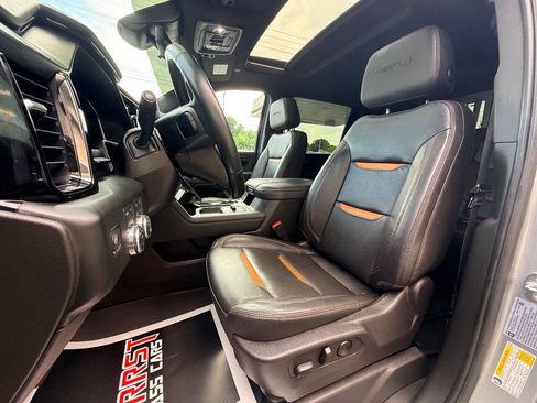 Used 2024 GMC Sierra 2500 AT4 w/ Technology Package AWD/4WD image 23