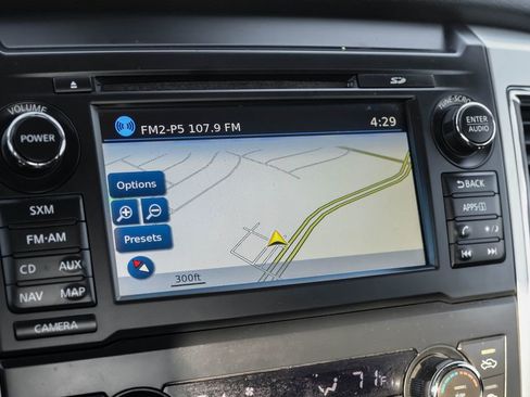 Used 2017 Nissan Titan SV image 18