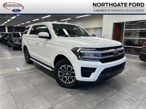 Used 2022 Ford Expedition XLT image 1