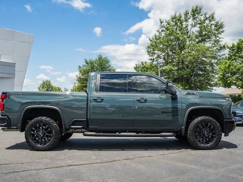 Used 2025 Chevrolet Silverado 2500 LTZ w/ LTZ Plus Package AWD/4WD image 4