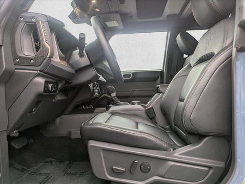 New 2025 Ford Bronco Badlands image 4