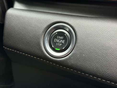 Used 2024 Cadillac Escalade Luxury image 27