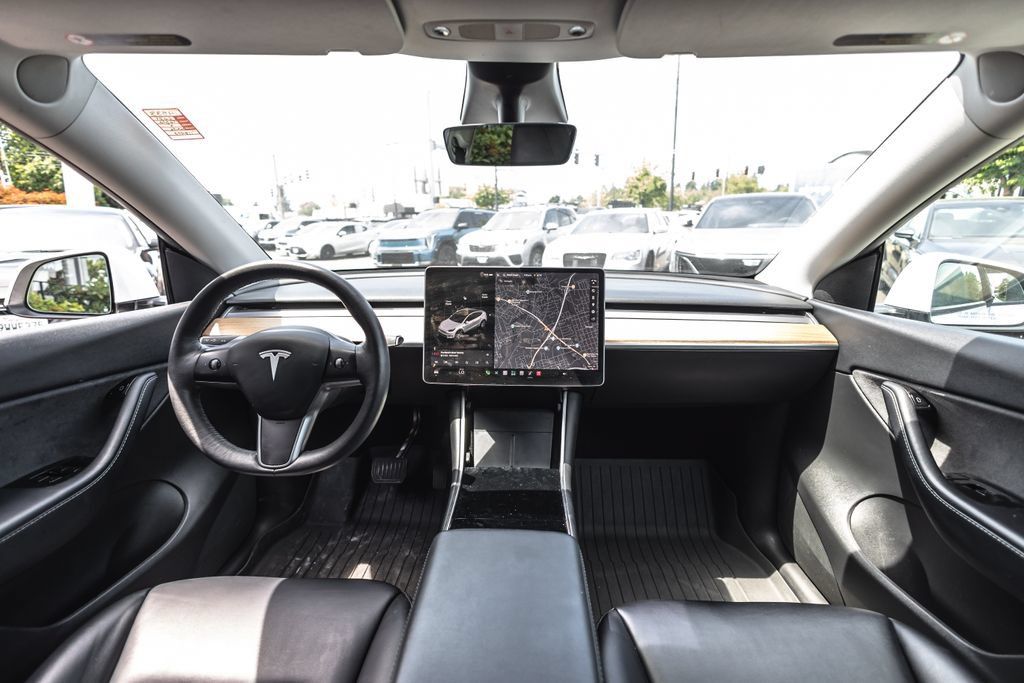 Used 2021 Tesla Model Y Long Range AWD/4WD image 20