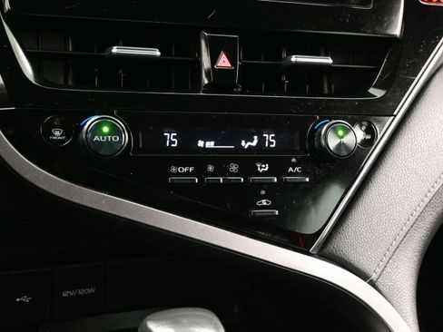 Used 2023 Toyota Camry SE FWD image 20