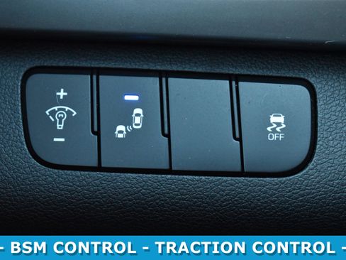 Used 2017 Hyundai Elantra Limited w/ Limited Tech Package 04 image 20