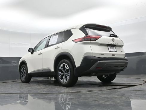 Used 2023 Nissan Rogue SV image 39