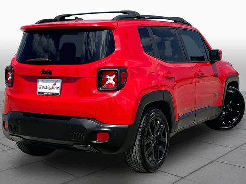Used 2017 Jeep Renegade Altitude FWD image 13