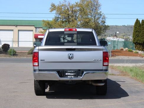 Used 2020 RAM 1500 Classic SLT AWD/4WD image 5