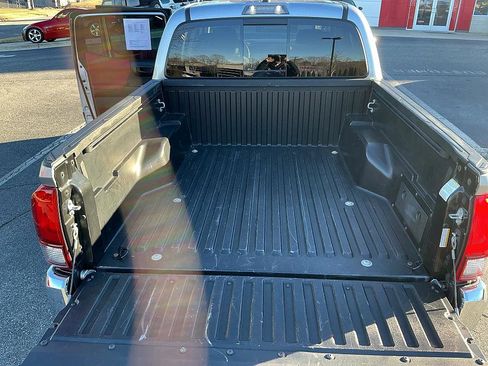 Used 2021 Toyota Tacoma SR5 image 25
