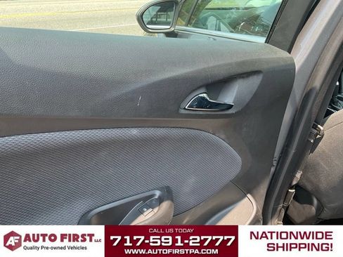 Used 2018 Chevrolet Cruze LT w/ Convenience Package FWD image 9