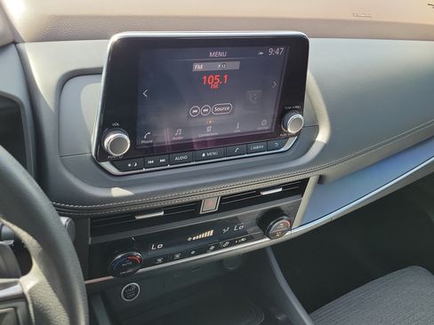 Certified 2023 Nissan Rogue SV FWD image 24