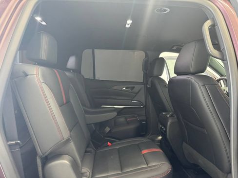 Used 2025 Chevrolet Traverse RS w/ LPO, Floor Liner Package FWD image 19