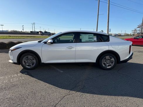 New 2026 Kia K4 LX image 4