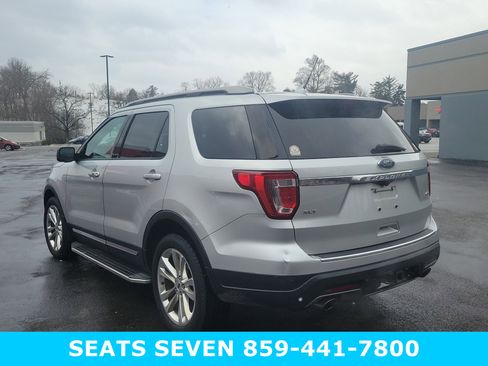 Used 2018 Ford Explorer XLT w/ Equipment Group 202A image 5