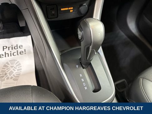 Certified 2022 Chevrolet Trax LT w/ LT Convenience Package image 21