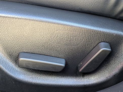 Used 2018 MAZDA MAZDA3 Touring image 22