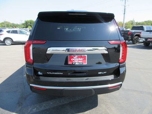 Certified 2022 GMC Yukon XL SLT w/ SLT Premium Package AWD/4WD image 7