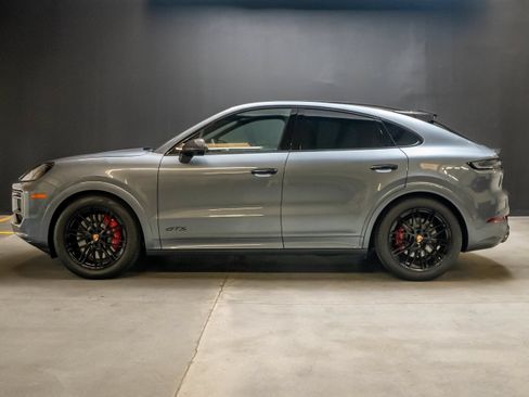 Certified 2026 Porsche Cayenne GTS AWD/4WD image 2