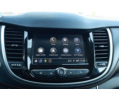 Used 2018 Chevrolet Trax LT w/ LT Convenience Package FWD image 16