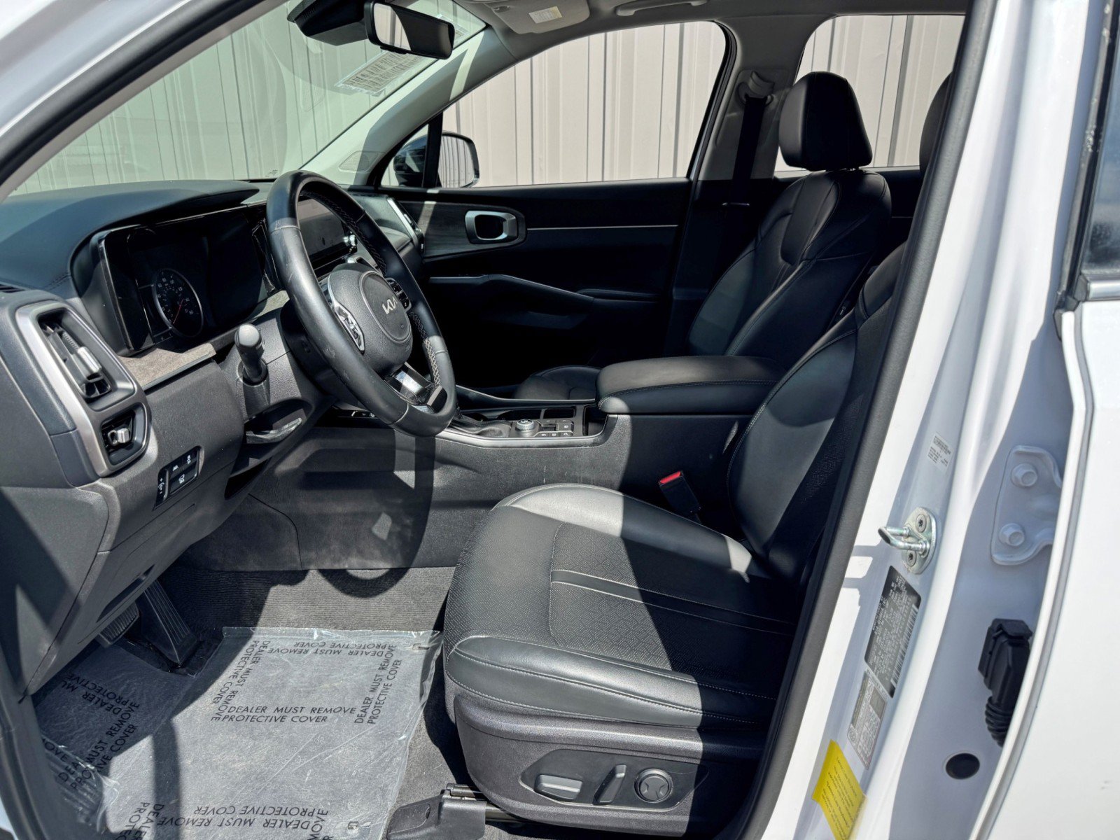 Used 2022 Kia Sorento EX w/ Panoramic Sunroof Package FWD image 16