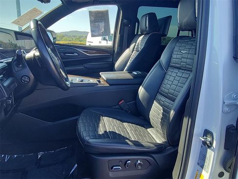 Used 2023 Cadillac Escalade Sport Platinum w/ LPO, ONYX Package image 20