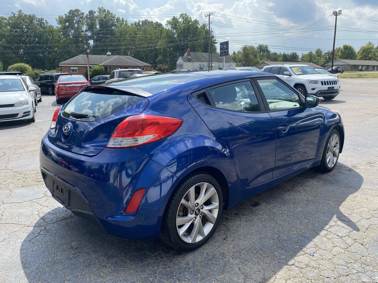 Used 2016 Hyundai Veloster FWD image 5