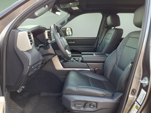Used 2025 Toyota Tundra Limited w/ TRD Off-Road Package AWD/4WD image 4