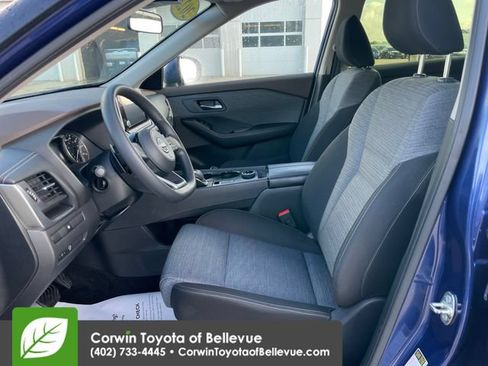 Used 2023 Nissan Rogue SV AWD/4WD image 17