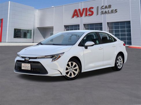 Used 2025 Toyota Corolla LE image 1