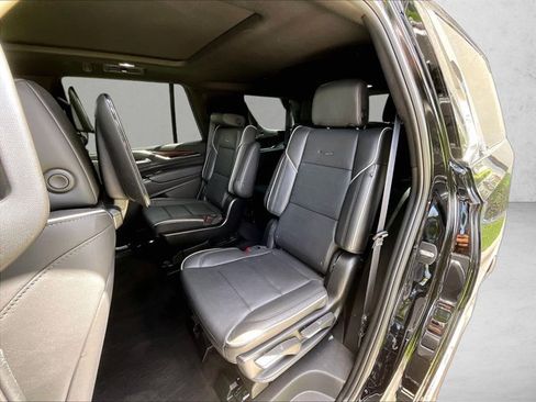 Used 2024 Cadillac Escalade Premium Luxury AWD/4WD image 26