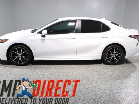 Used 2023 Toyota Camry SE FWD image 10