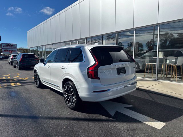 Certified 2026 Volvo XC90 B5 Plus AWD/4WD image 3
