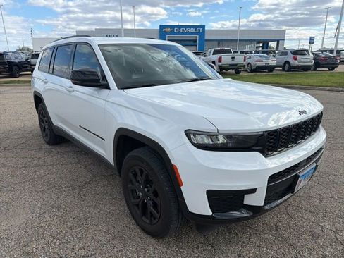 Used 2024 Jeep Grand Cherokee L Altitude AWD/4WD image 2