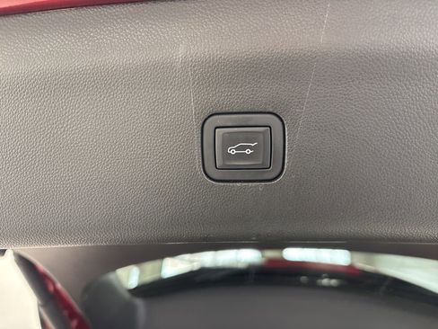 Used 2024 Buick Enclave Essence w/ Technology Package image 39