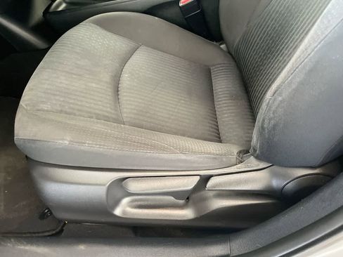 Used 2017 Toyota Prius Two w/ Carpet Mat Package FWD image 12