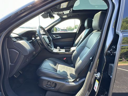 Used 2025 Land Rover Range Rover Velar Dynamic SE image 11