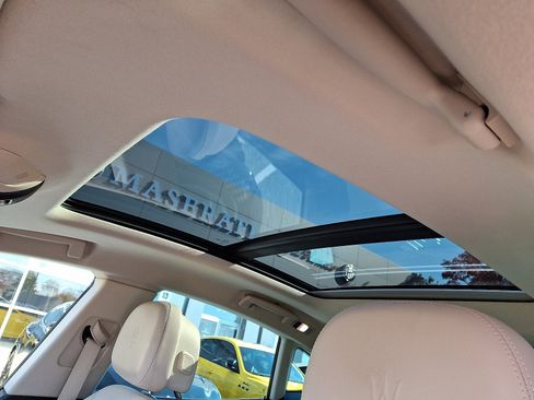 Used 2020 Maserati Levante S GranLusso image 14