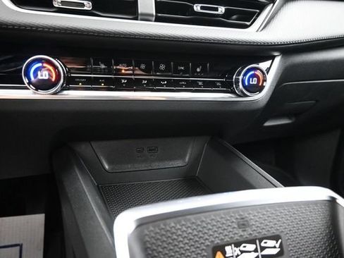 New 2027 Chevrolet Equinox LT w/ Convenience Package II FWD image 19