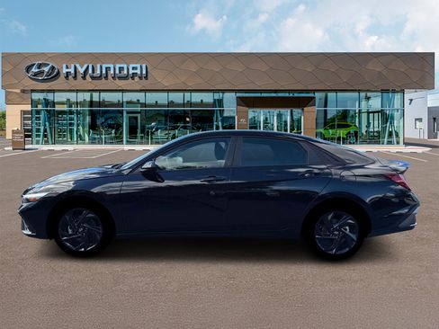 New 2026 Hyundai Elantra SEL FWD image 3