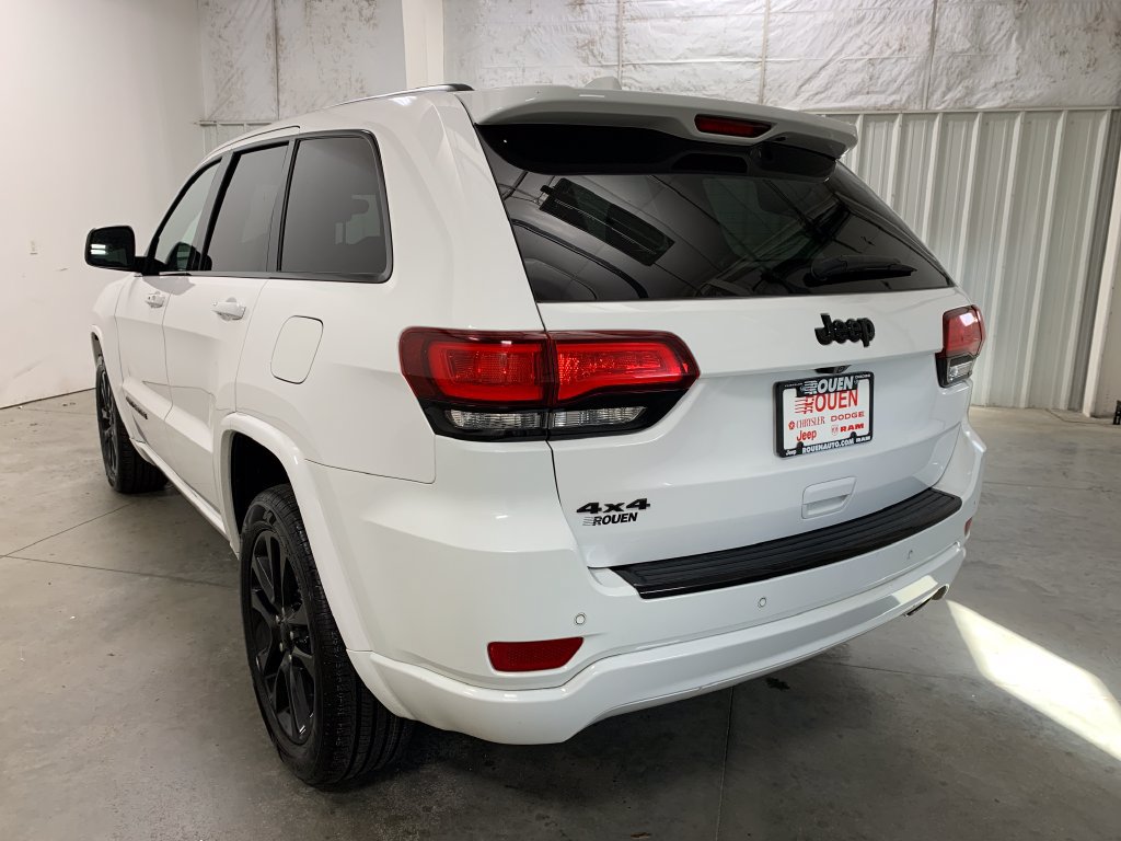 Used 2018 Jeep Grand Cherokee Altitude AWD/4WD image 7