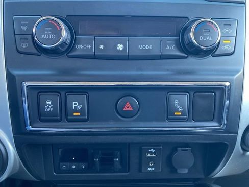 Used 2018 Nissan Titan PRO-4X image 38